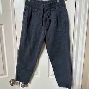 Zara Black Cargo Pants with Drawstring Waistband and Tapered Ankles